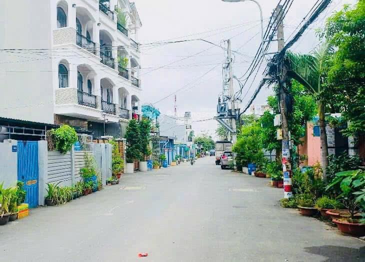Bán nhà chdv hẻm xe hơi 6m quốc lộ 13 dt 65m, kết cấu 4 tầng giá chỉ 7 tỷ 9