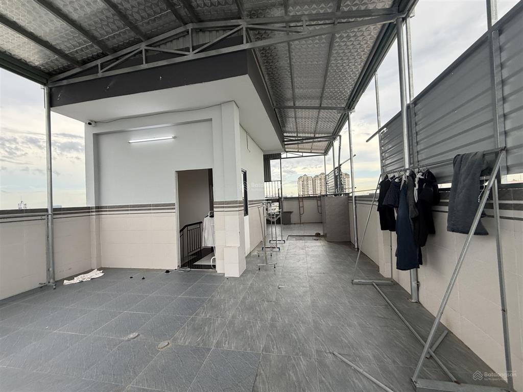 Bán nhà mặt tiền căn hộ dv 22 phòng 5 tầng 131m giá 21 tỷ đường 475 sát đỗ xuân hợp