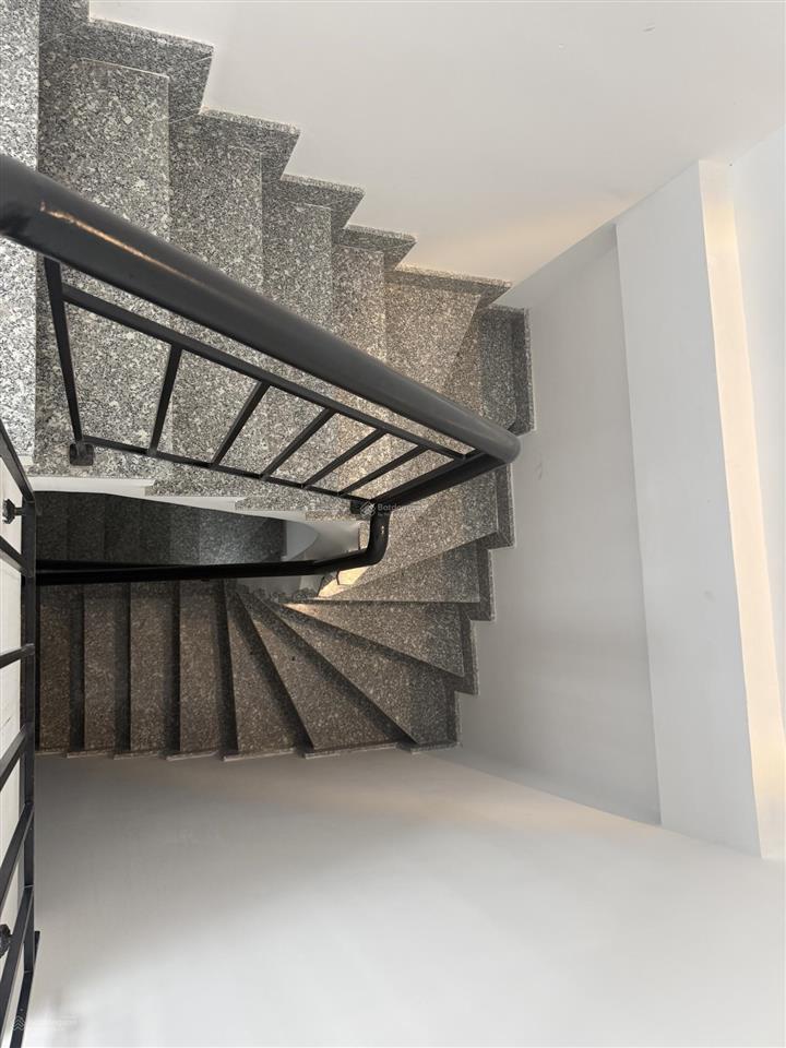 Bán nhà mặt tiền căn hộ dv 22 phòng 5 tầng 131m giá 21 tỷ đường 475 sát đỗ xuân hợp