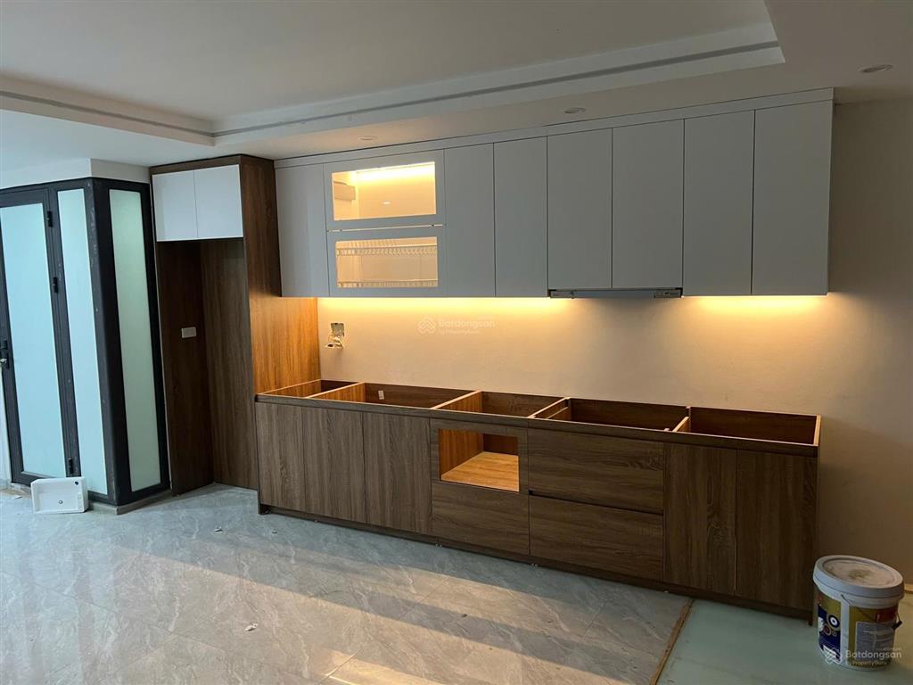 Bán nhà mới xây full nội thất thang máy trung tâm cầu giấy