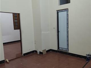 Cho thuê tầng 3 nhà riêng mặt phố nguyễn lương bằng, đống đa, hà nội