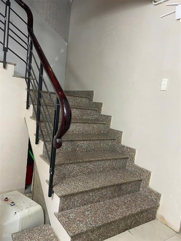 Chính chủ bán căn hộ 6 tầng đẹp ngay mặt tiền đống đa, trung tâm tp