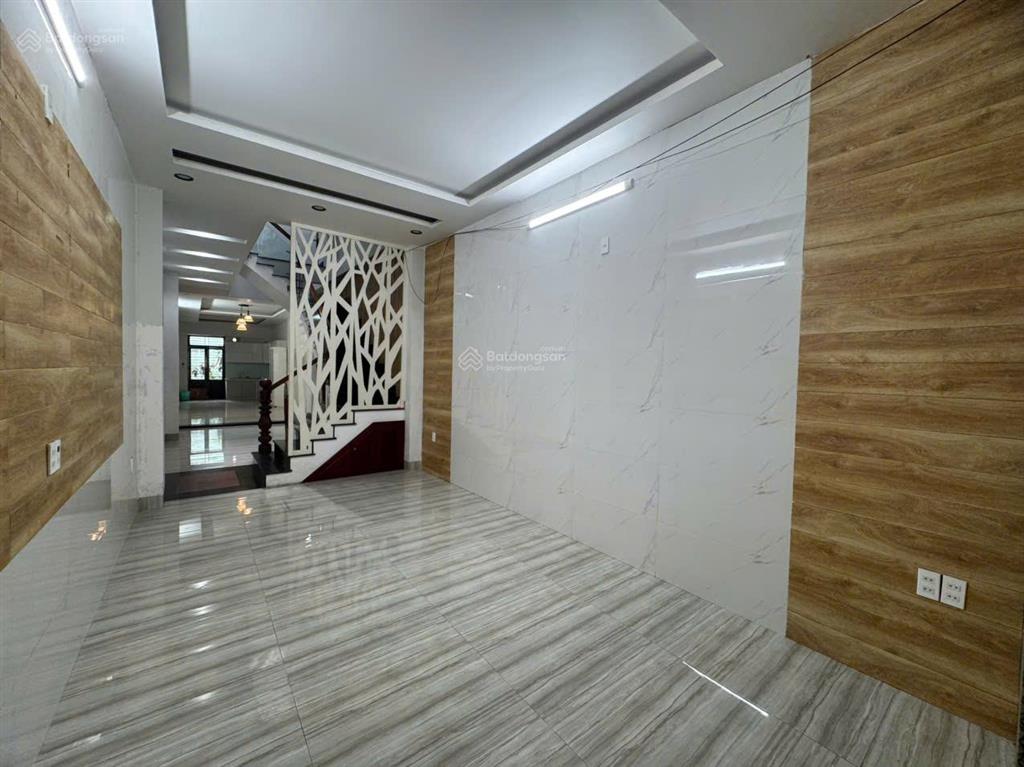 Bán nhà 3 tầng mặt tiền tại núi thành, 21 tỷ, 158m2, pháp lý đầy đủ