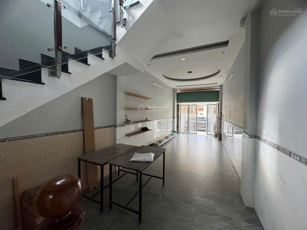 Bán nhà 3 tầng mặt tiền tại núi thành, 21 tỷ, 158m2, pháp lý đầy đủ