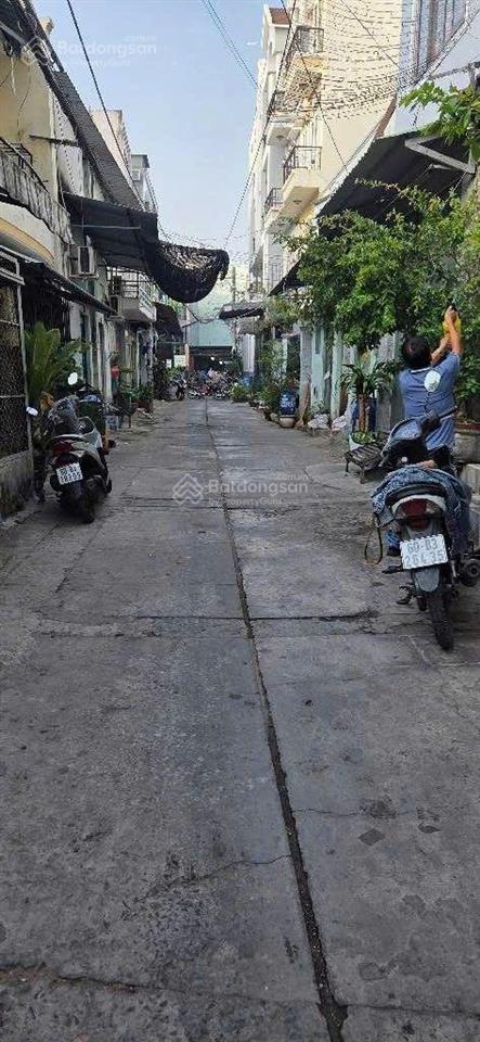 Bán nhà có 4 phòng trọ tại đường nguyễn triệu luật, tân tạo tphcm, dt 5x14,5 vị trí đẹp ngay chợ