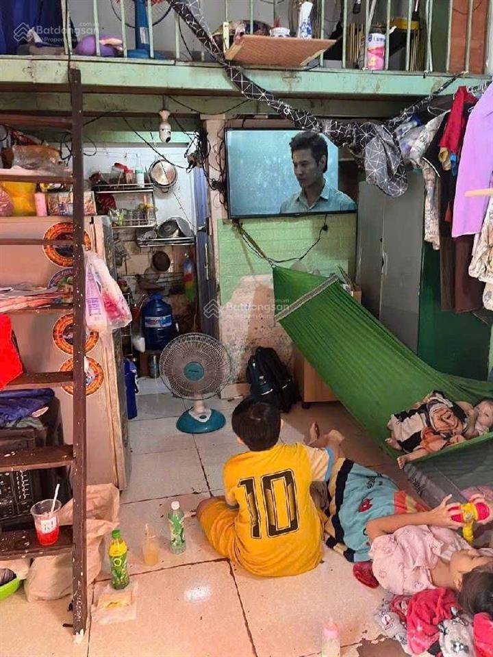 Bán nhà có 4 phòng trọ tại đường nguyễn triệu luật, tân tạo tphcm, dt 5x14,5 vị trí đẹp ngay chợ