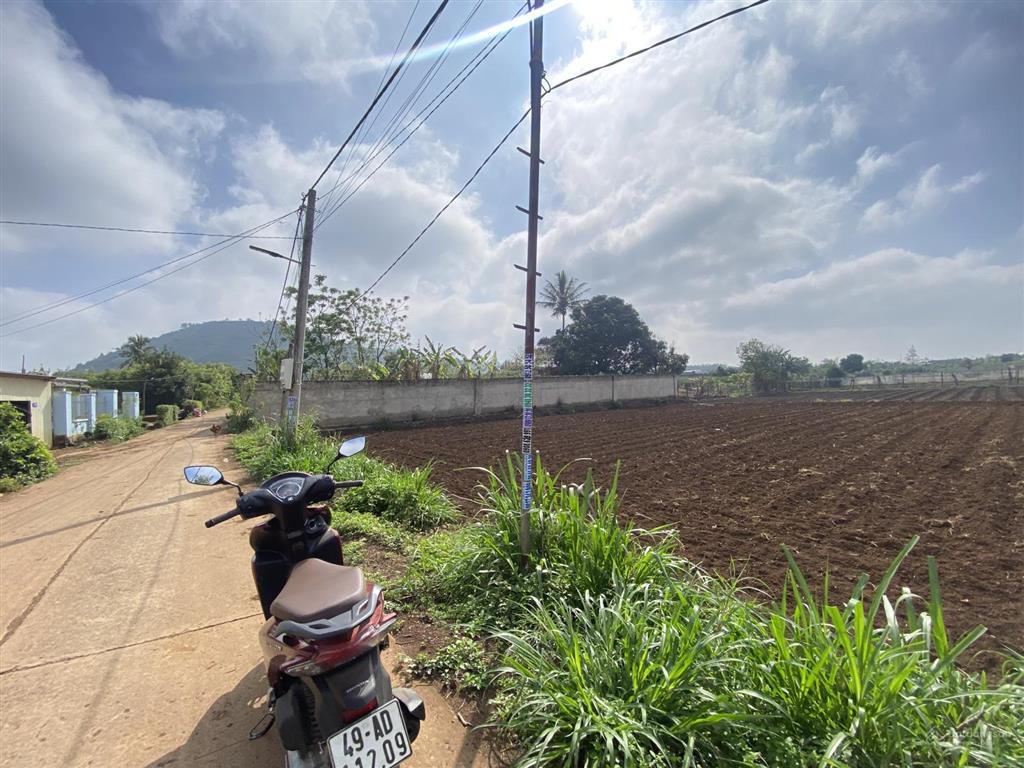 Bán lô đất thổ cư cách mt đường đt 724 chỉ 400m, diện tích 5x37m, giá 890 tr