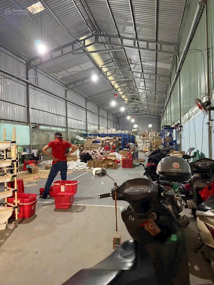 Cho thuê kho xưởng dt 500m2 giá 28tr/th.đường hà huy giáp . quận 12 gần trường cao đẳng điện lực