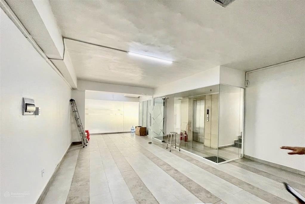 Bán toà nhà 2 mặt tiền trần hưng đạo quận 5, diện tích sàn  1.968m2, khai thác 400tr/tháng