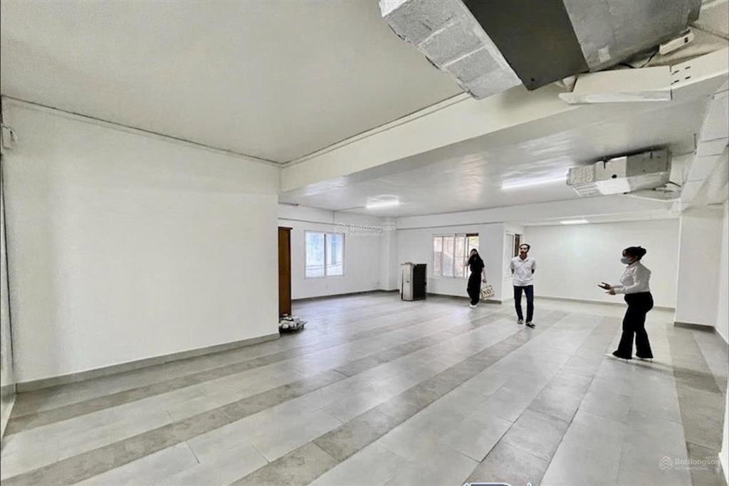 Bán toà nhà 2 mặt tiền trần hưng đạo quận 5, diện tích sàn  1.968m2, khai thác 400tr/tháng