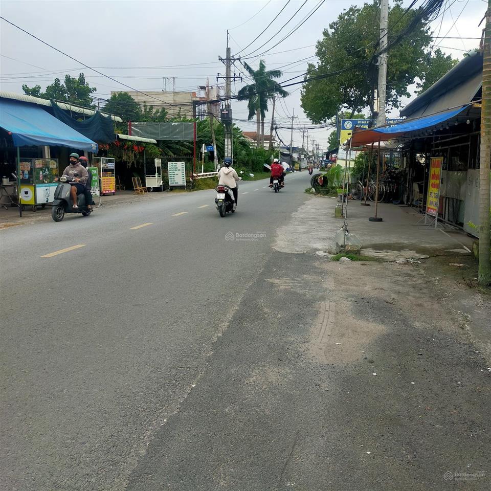 Bán mặt tiền suối lội kinh doanh sầm uất