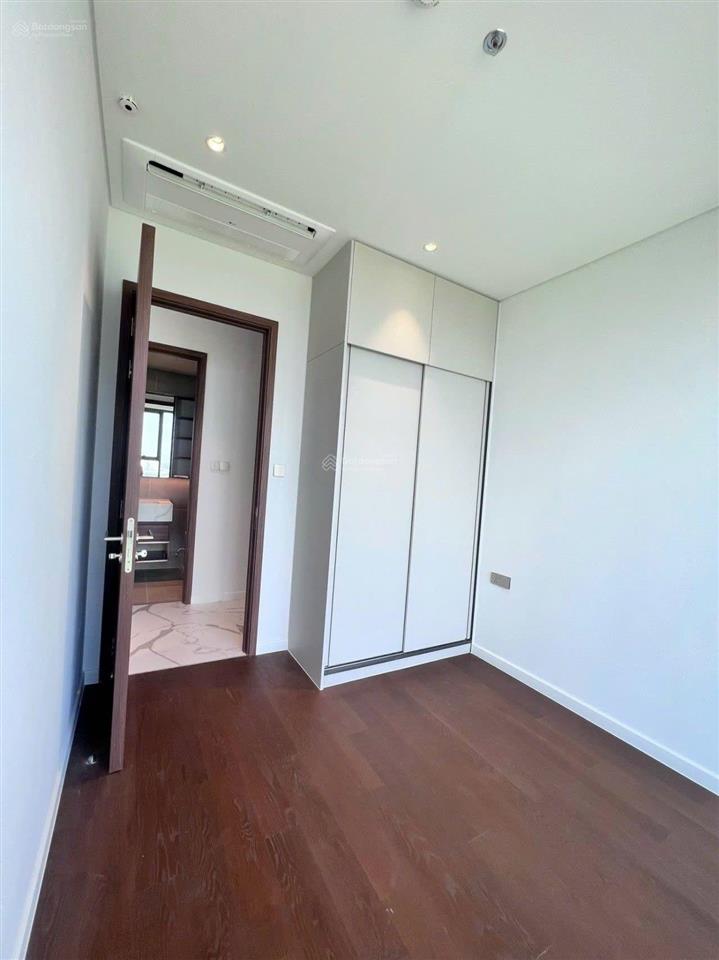 Bán căn 2pn crest view sông, đã có sổ hồng, giá chỉ 24.5 tỷ