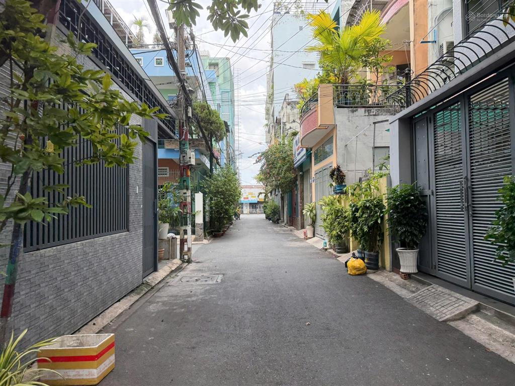 Hẻm lũy bán bích  p. phú thọ hòa, 4,2x20m, cấp 4, giá 8,9 tỷ tl