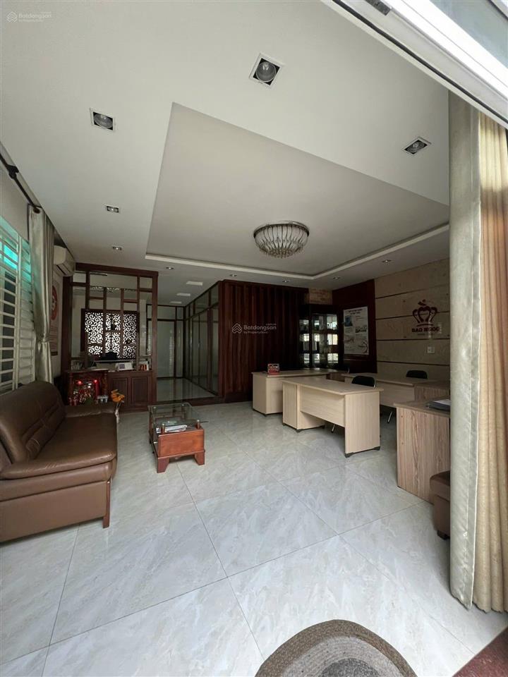 Villa mặt tiền phạm ngọc thảo  tây thạnh, 10x18m, 2 tầng, giá 21 tỷ tl.
