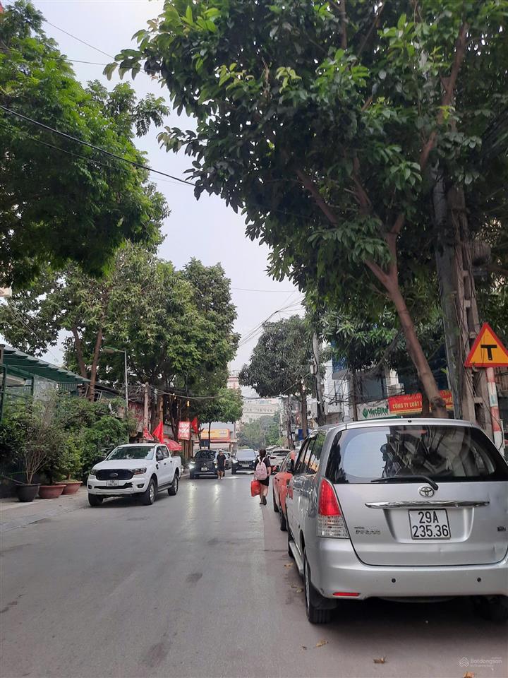 Bán nhà lô góc 3 mặt đường phạm tuấn tài hoàng quốc việt 100m2. 3 mặt đường 20m. 71 tỷ tl nhanh