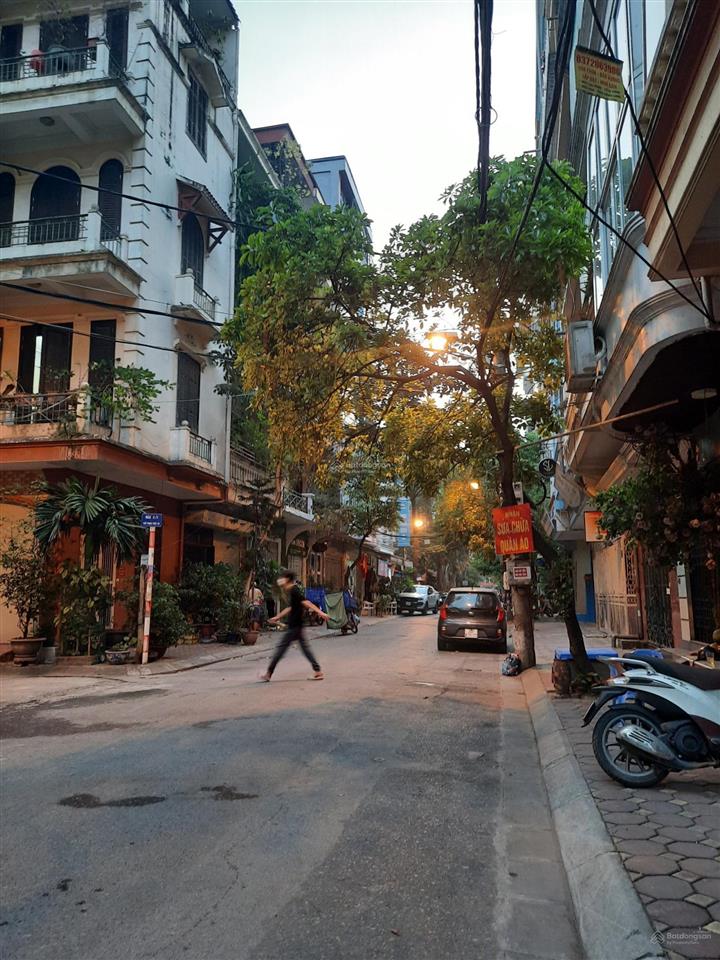 Bán nhà lô góc 3 mặt đường phạm tuấn tài hoàng quốc việt 100m2. 3 mặt đường 20m. 71 tỷ tl nhanh