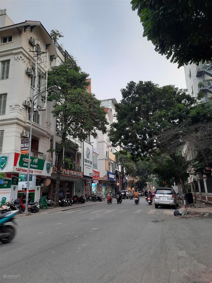 Bán nhà lô góc 3 mặt đường phạm tuấn tài hoàng quốc việt 100m2. 3 mặt đường 20m. 71 tỷ tl nhanh