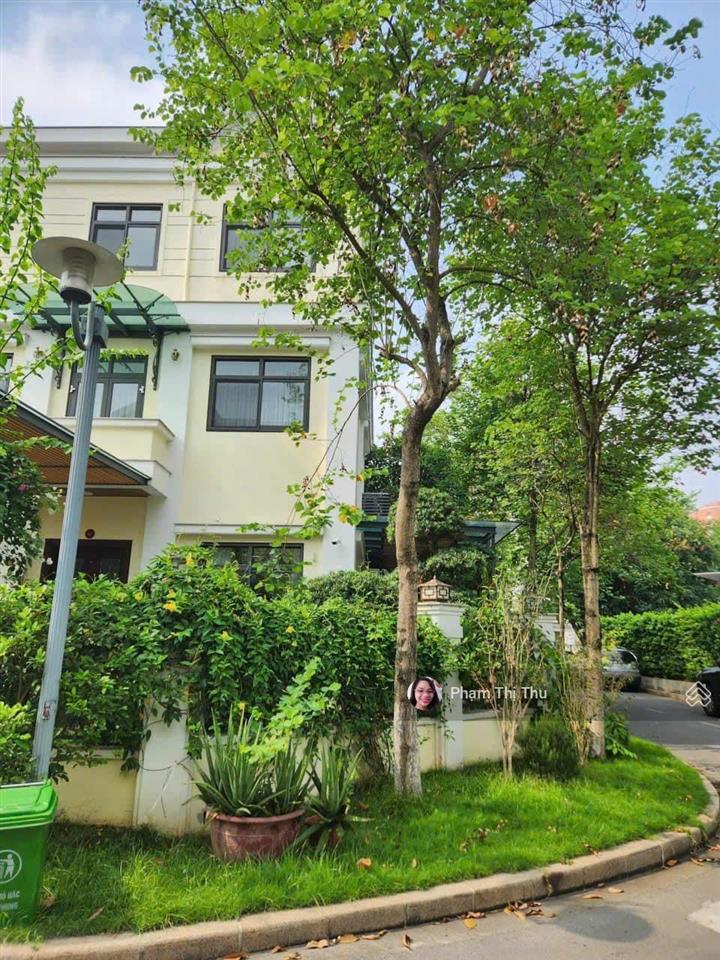 Bán biệt thự vị trí siêu đẹp kđt vườn đào, tây hồ 203m2. mt 13m. 5 tầng. kd sầm uất. 174 tỷ tl