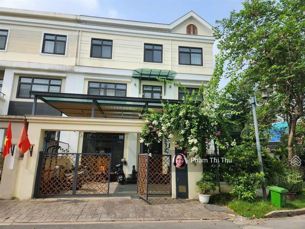 Bán biệt thự vị trí siêu đẹp kđt vườn đào, tây hồ 203m2. mt 13m. 5 tầng. kd sầm uất. 174 tỷ tl