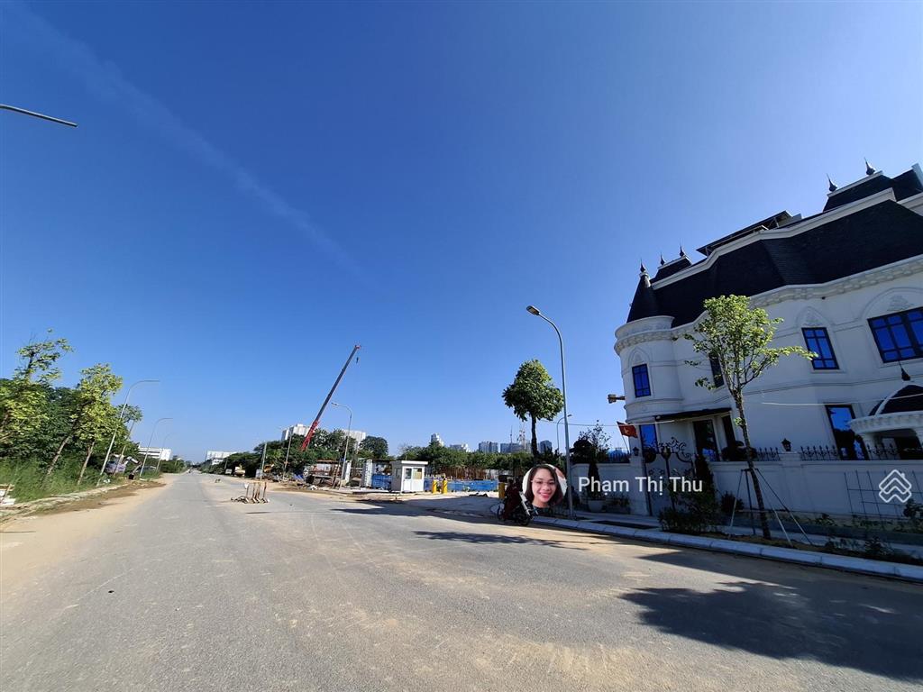 Bán biệt thự lô góc học viện tài chính mới 300m2. xây 5 tầng có hầm. 80 tỷ siêu đẹp