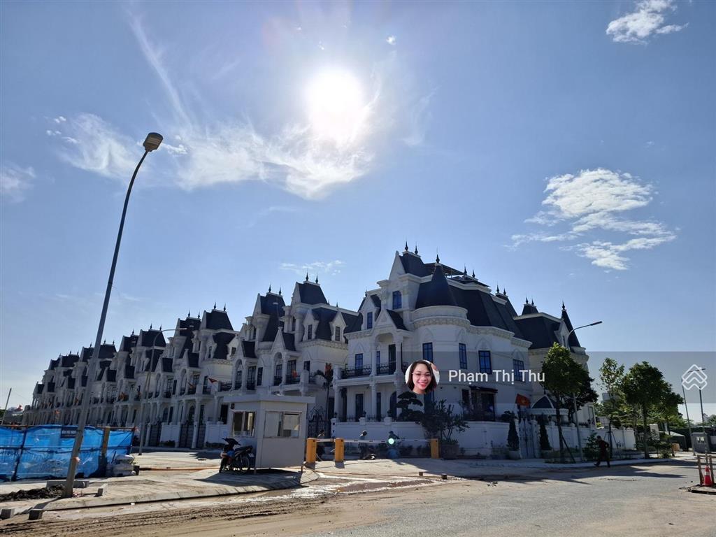 Bán biệt thự lô góc học viện tài chính mới 300m2. xây 5 tầng có hầm. 80 tỷ siêu đẹp