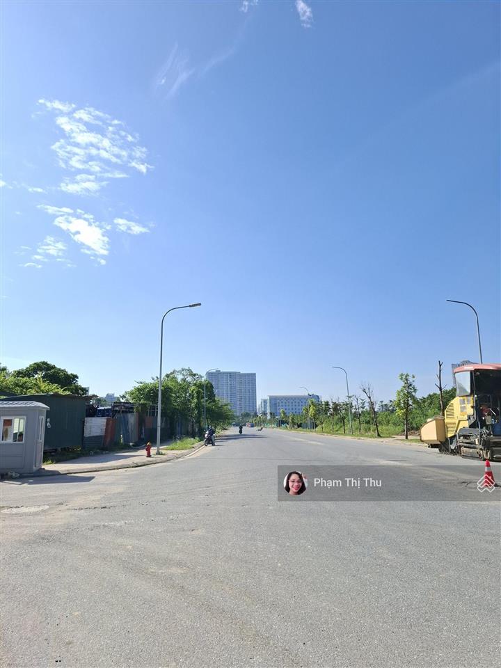 Bán biệt thự lô góc học viện tài chính mới 300m2. xây 5 tầng có hầm. 80 tỷ siêu đẹp
