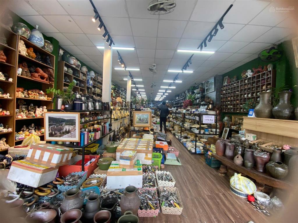 Nhà cấp 4 rộng rãi mặt tiền đường trần cao vân, nằm đoạn gần nguyễn đức trung