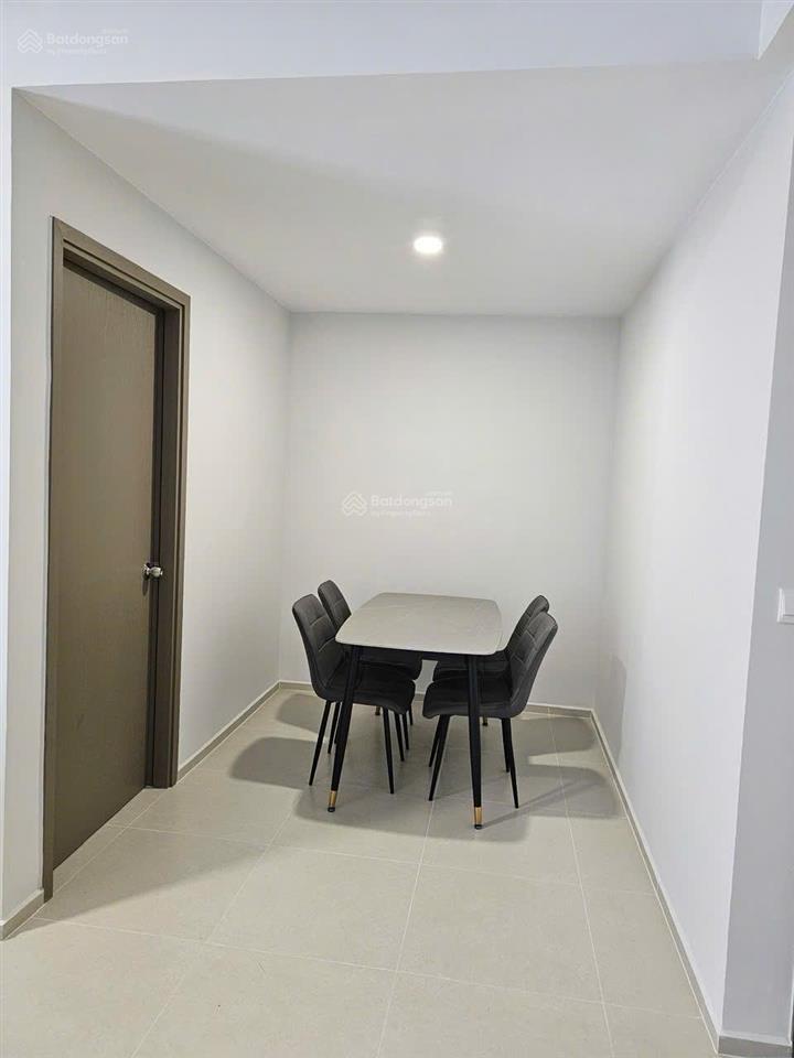 Westgate 69m2 2pn 2wc căn góc rộng rãi, có ban công full nt chỉ 9tr/tháng