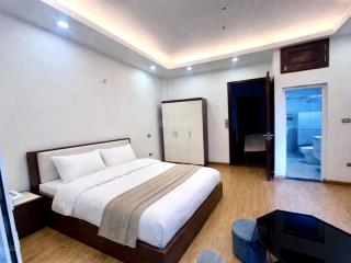 Rẻ đẹp ở sướng hồ tây full đồ có thang máy phố yên phụ ban công cửa sổ view hồ