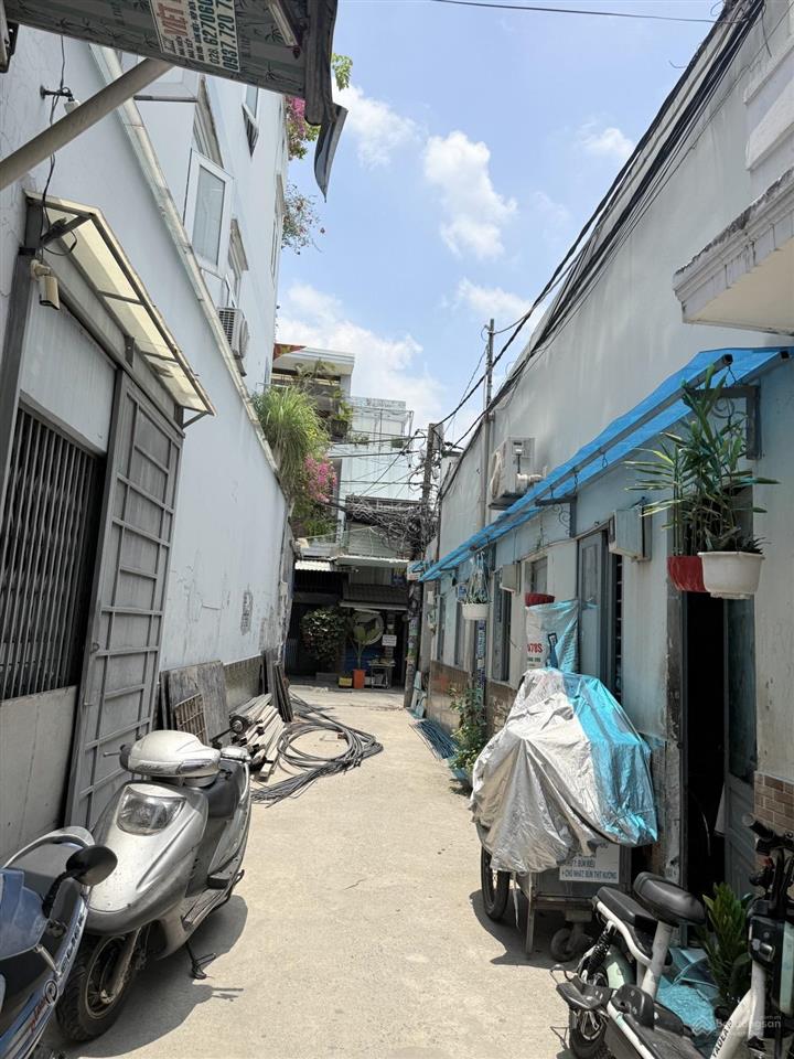 Nhà hxh phan văn hớn gần khu 38hecta dt 53m² có 3pn chỉ 4,68 tỷ sổ riêng vuông đẹp hoàn công đủ