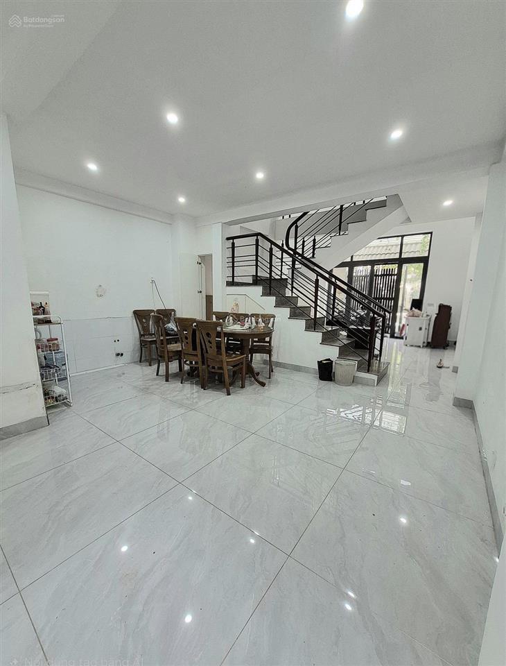 Nhà 5 tầng 5pn hxh 8m nguyễn cửu đàm ngang 5m dài 12,5m khu phân lô vip chỉ 9,7 tỷ sổ hoàn công đủ