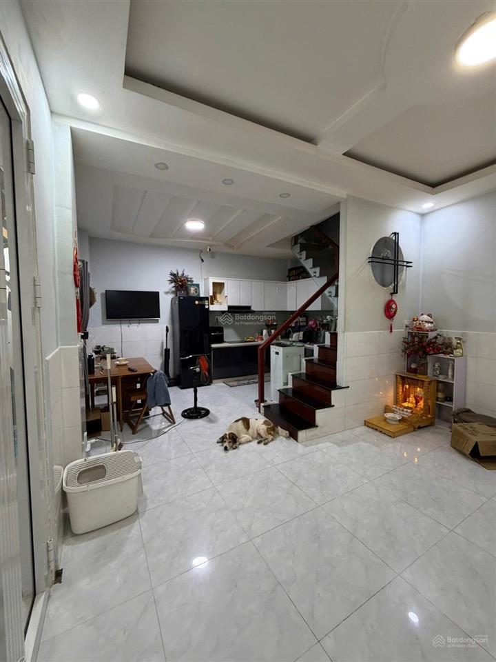 Nhà 2 tầng 2pn lý tuệ kế aeon tân phú dt 40m2. giá chỉ 4 tỷ. nhà còn mới vào ở ngay.