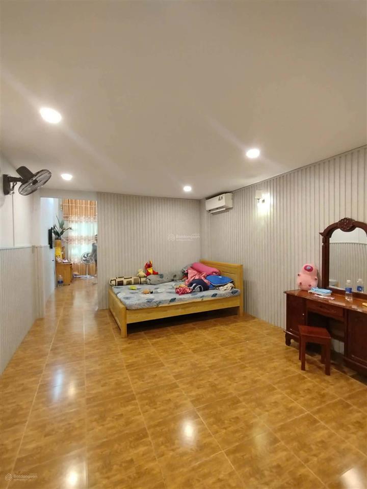 Nhà 2 tầng 3pn đô đốc chấn gần đh công thương lê trọng tấn dt 4x18m. giá chỉ 5,7 tỷ sổ đẹp