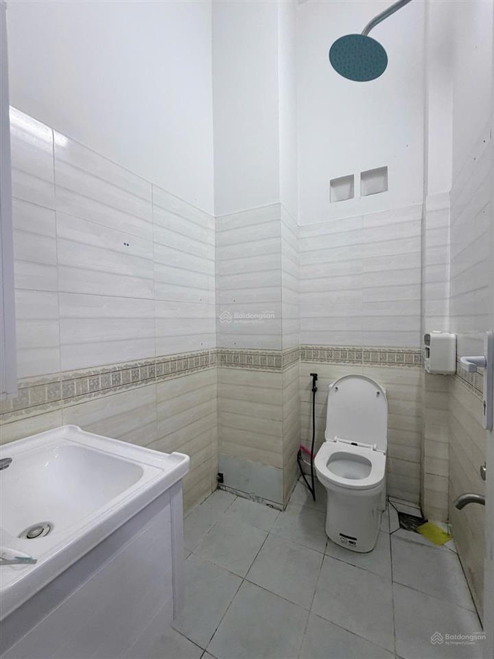 Nhà 2 tầng nguyễn hữu tiến, tân phú, 4x14 hẻm oto giá chào 5,5 tỷ sổ vuông vức hoàn công đủ