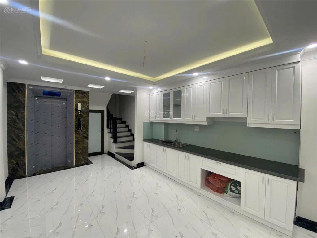 Giá bán nhanh  chỉ 8,8 tỷ  nhà 6 tầng  gara ô tô 7 chỗ  thang máy  dt 46m²