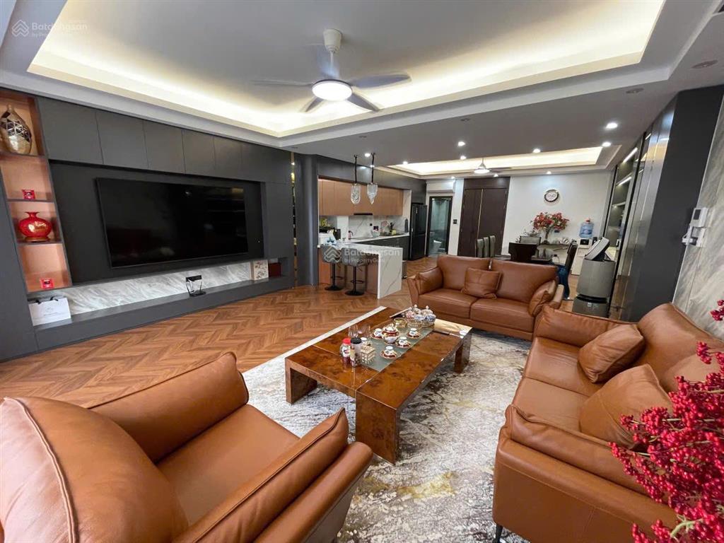 Gara 4 ô tô  nội thất tinh xảo  vừa ở vừa kinh doanh  90m²  6 tầng thang máy  giá 26,8 tỷ