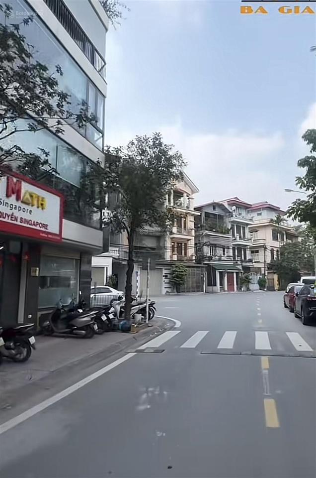 Quan chức cấp cao vừa view hồ lại công viên trước nhà dt 112m2  mt 6m8 xây toà vp 9 tầng