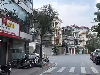 Quan chức cấp cao vừa view hồ lại công viên trước nhà dt 112m2  mt 6m8 xây toà vp 9 tầng