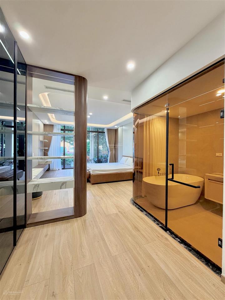Đáng mua 75m2 mt 5m vỉa hè 02 bên 7 tầng thang máy nội thất tinh xảo gara 02 ô tô 7 chỗ