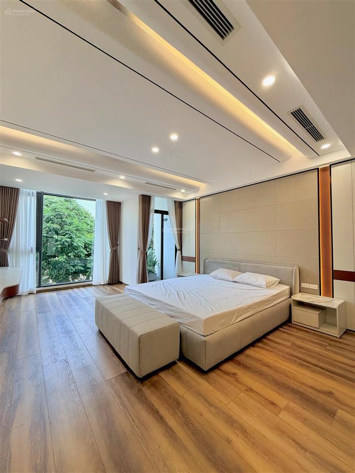 Đáng mua 75m2 mt 5m vỉa hè 02 bên 7 tầng thang máy nội thất tinh xảo gara 02 ô tô 7 chỗ