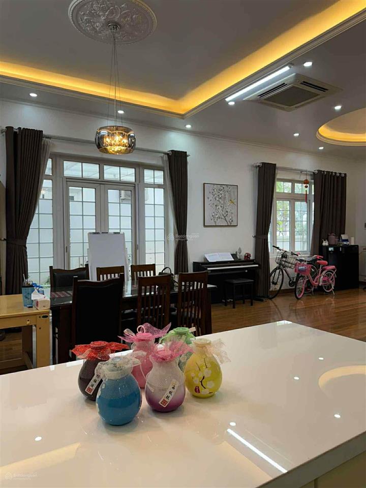 Chỉ 29 triệu cho thuê nhanh bt vinhomes riverside  dt 168m2 đủ đồ  vào ở luôn