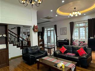 Chỉ 29 triệu cho thuê nhanh bt vinhomes riverside  dt 168m2 đủ đồ  vào ở luôn