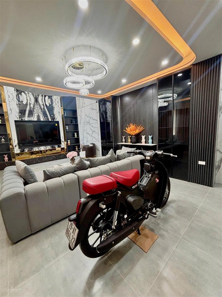 Nhà hiếm gặp  mặt tiền 9m  dt 50m2  6 tầng  thang máy  đủ đồ  giá 10,9 tỷ