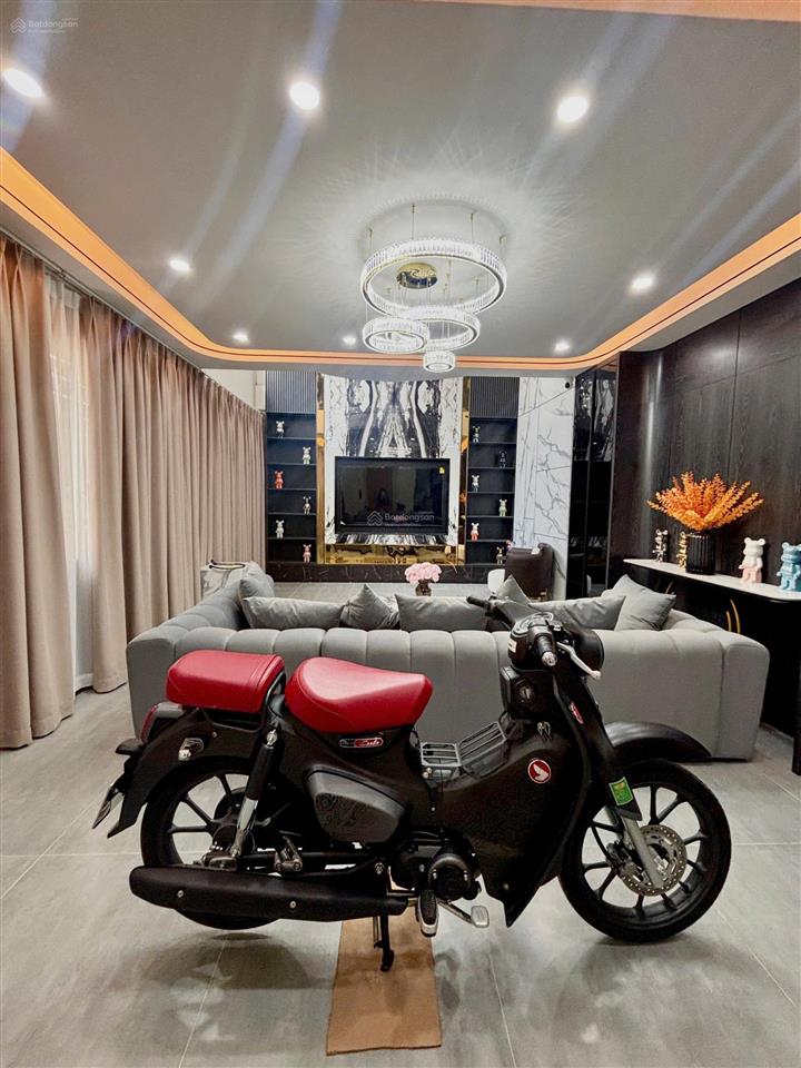 Nhà hiếm gặp  mặt tiền 9m  dt 50m2  6 tầng  thang máy  đủ đồ  giá 10,9 tỷ