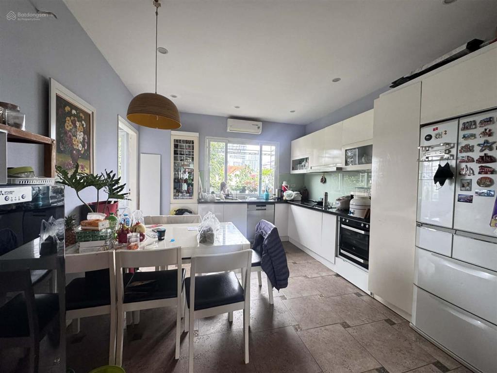 130m2  3 mặt thoáng  full đồ  phố văn cao  giá 12tỷ9