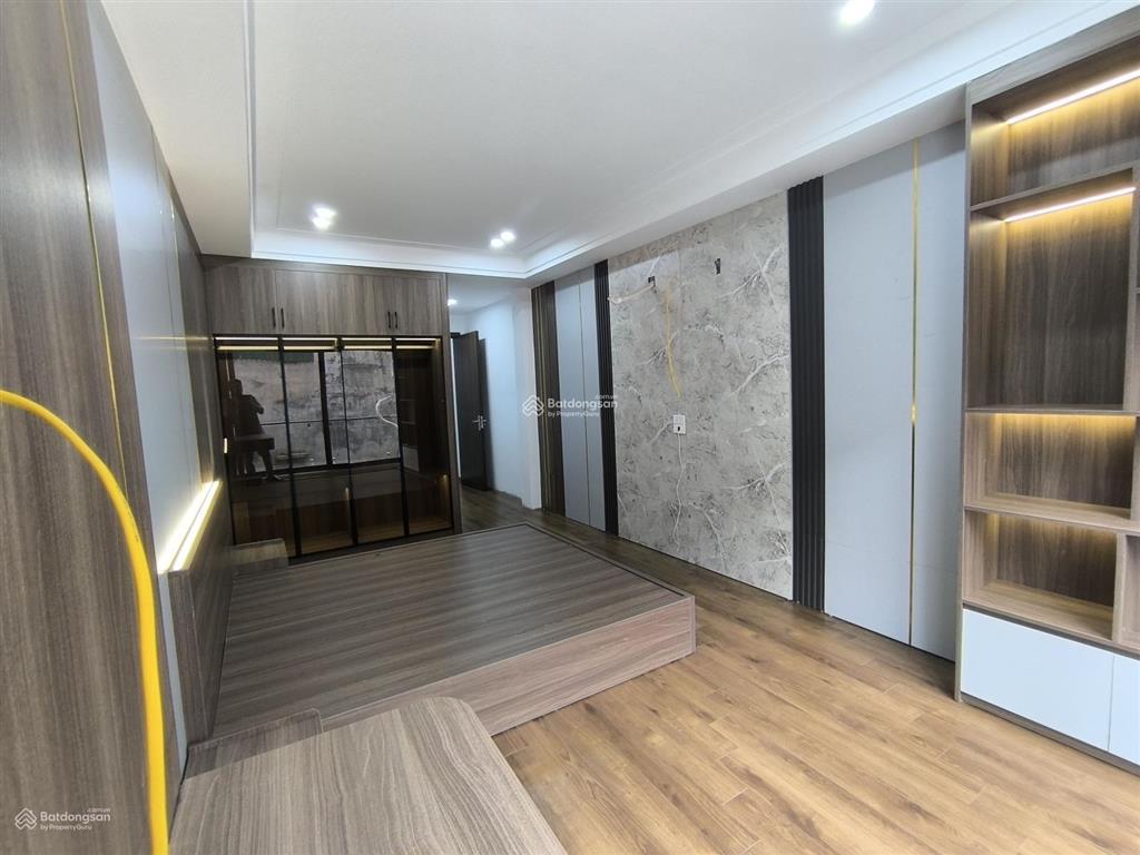 Nhà khu phân lô  7 tầng thang máy  ô tô  dtxd 38m2  giá tốt