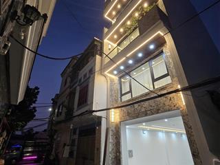 Nhà bề thế 7 tầng  85m²  mt 5m  gara 3 ô tô
