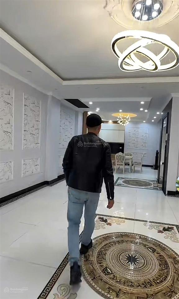 Nhà đáng mua  dt 90m2  vừa ở vừa kinh doanh  nhà 5 tầng thang máy  giá tốt