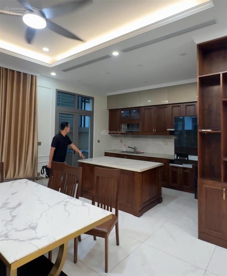 View vườn hoa  riêng tư  lãng mạn  song lập 186m2  gần hồ 12ha  thang máy  đủ đồ  55 triệu
