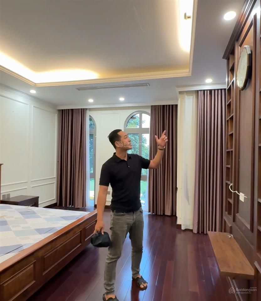 View vườn hoa  riêng tư  lãng mạn  song lập 186m2  gần hồ 12ha  thang máy  đủ đồ  55 triệu